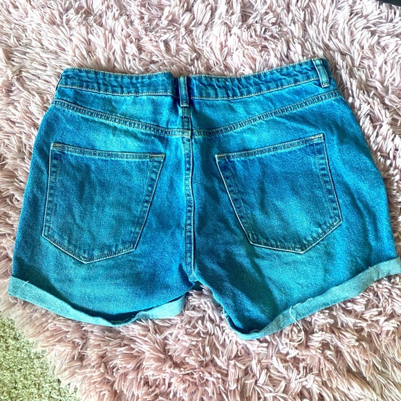 Denim Shorts, Lightwash, Size 10, Boyfriend style - Picture 3 of 3
